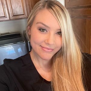 Meet your Posher, Whitney
